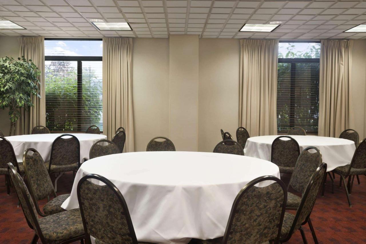 Wingate By Wyndham Chicago Schaumburg Hotel Buitenkant foto